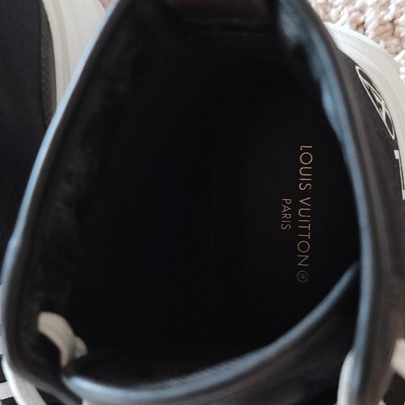 Louis Vuitton Sneakers size 40 - Picture 6 of 6